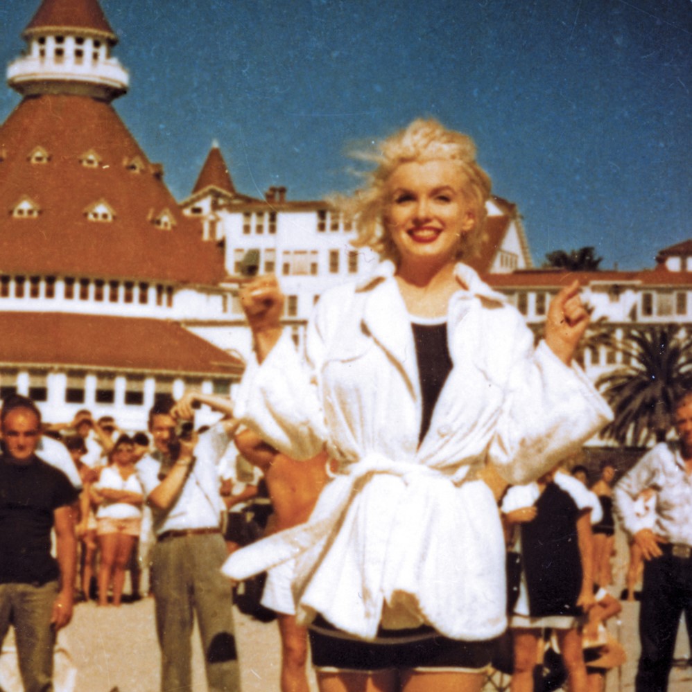 Albums 95+ Images some like it hot hotel del coronado Latest